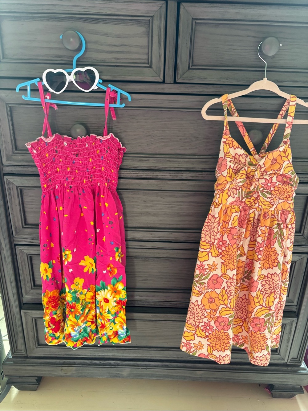 LIKE NEW!!!!Girls 2 pack of sundresses with sunglasses